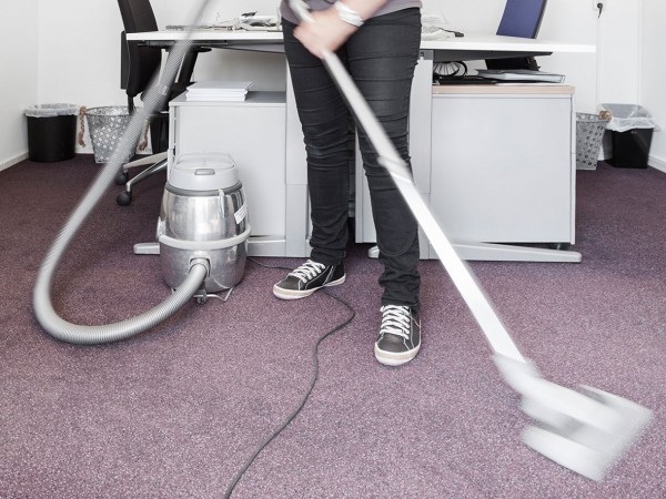 Wij helpen u graag bij het bezemschoon opleveren van uw woning.